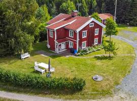 Amazing Home In Svart With Sauna, Wifi And 4 Bedrooms – hotel w mieście Mullhyttan