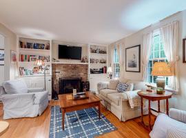 Island Oasis, hotel with parking in Edgartown