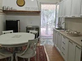 "Lemon Tree House" with garage for MTB
