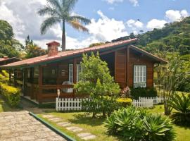 Chalé Canoas - Conforto na serra de Teresópolis, casa rústica em Teresópolis