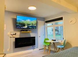 A Romantic Studio with Full Kitchen & AC-141