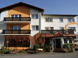 Gasthaus Pension Schumbert, hotel with parking in Bullau