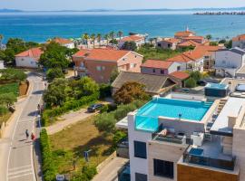 GrandPalazzo with rooftop swimming pool, hotell i Vir