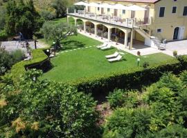 Agriturismo MonteMaggio, hotel v destinaci Lapedona