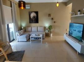 Paramount Gardens Resorts C202: Larnaka'da bir otel