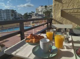 Pool view accommodation in Playa del Ingles