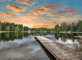 Sunset Chalet at Lake Alice，Fall City的住宿