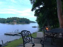 Candlewood Lake - Cozy private room by the lake, holiday rental in New Milford