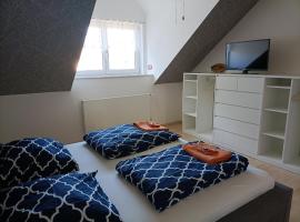 Schöne Wohnung mit Whirlpool und Sauna, cheap hotel in Gontershausen