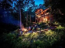 Red Apple Mountaintop cabin hot tub, WiFi, Pet friendly, Fireplace, pit, BEST VIEWS