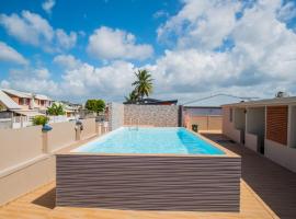 Dzīvoklis T3 Jacuzzis et piscine au centre ville de Port-Louis pilsētā Portluī
