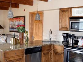 Beautiful Views Of Mt Quandary Off Private Balcony, vacation rental in Breckenridge