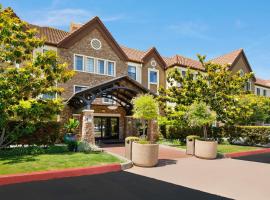 Sonesta ES Suites San Diego - Rancho Bernardo，蘭丘貝納多的附設泳池的飯店