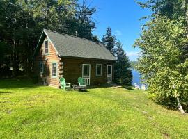 Lenas' Lakeside Cabin, hotel near Augusta State Airport - AUG, Waterville
