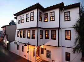 White Garden Hotel-Adult Only, hotel in Kaleici, Antalya