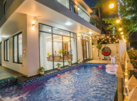 Sea Breeze Villa FLC sang trọng gần biển có bể bơi, hotelli kohteessa Sầm Sơn