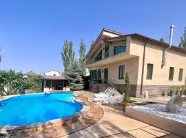 Stunning Villa Private Pool near Yerevan centre