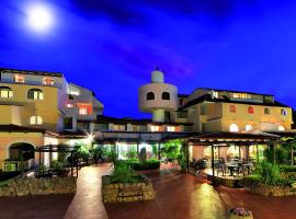 Colonna Beach Hotel, 4 žvaigždučių viešbutis mieste Marinela