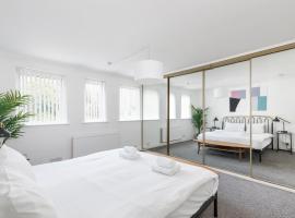 Beachside Retreat 2-Bedroom Gem with FREE Private Parking & Outdoor Space, hôtel à Brighton et Hove