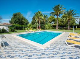 Belvilla by OYO Bungalow Park Colibr, hotel u gradu Vilafortuny