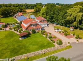 Landhaus-Altebrücke, hotel with parking in Wangerland