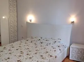 Lovely condo next to salt room, bus station