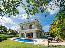 Luxury Private Villas with Pool, Private Beach, BBQ, Hotel in Punta Cana