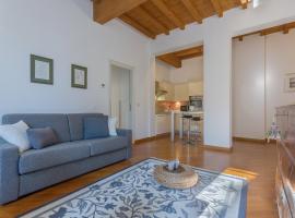 Palazzo Manfredini Exclusive & Deluxe Apartment – obiekty na wynajem sezonowy w mieście Borgo Malpasso