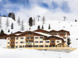Hubertus Alpine Living: Obertauern şehrinde bir otel