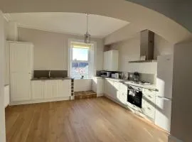 57 Main Street Newcastle Luxury Central Apartment