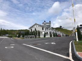 New 2 storey-Majestic Homestay 3 min to Night Market, villa in Brinchang