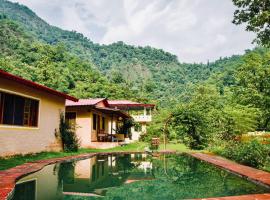 Shiv Shakti Yogpeeth Cottages, hotel em Rishikesh