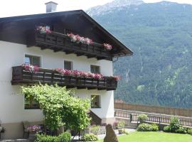 Apartment Fischer, hotel com estacionamento em Tarrenz