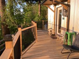 Tiny House Big View, luxury tent in Chilliwack