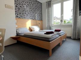 Ferienunterkunft mit 4 Doppelzimmern in Einbeck!!, pensionat i Einbeck