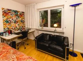Modernes und gemütliches Designerzimmer
