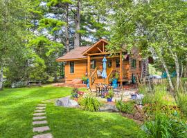 Lakefront Cabin with Private Dock and Fire Pit!, hotel v mestu Minocqua