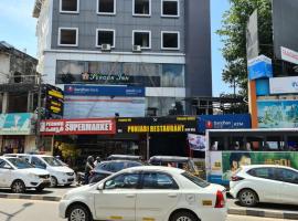PEROOR INN, hotel v destinaci Trivandrum