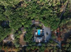 Les Gîtes des Dryades, hotel i Vers