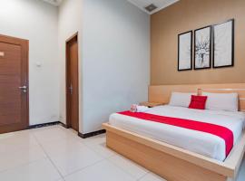 RedDoorz near Lembang Park & Zoo 2, hotel v destinaci Lembang