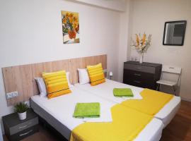 Double cozy room. Ruzafa - perfect place to stay, ваканционно жилище на плажа в Валенсия