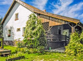 Stunning Home In Lidzbark Warminski With 4 Bedrooms And Sauna, rumah kotej di Lidzbark Warmiński