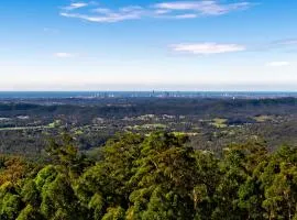 Beautiful Home with Breath-taking Views Mt Tamborine