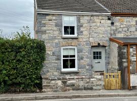 Gorgeous 2-Bed Cottage in Penderyn Brecon Beacons: Aberdare şehrinde bir ucuz otel