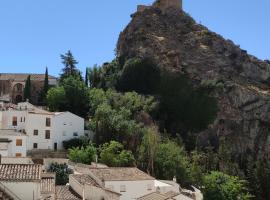 CASA DEL VIDRIO, hotel in Castril