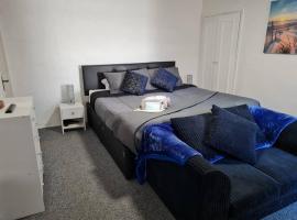 Self contained studio in Chorley by Lancashire Holiday Lets, holiday rental in Chorley