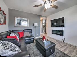 Family-Friendly St Louis Home Less Than 6 Mi to Dtwn!, ξενοδοχείο σε Carondelet