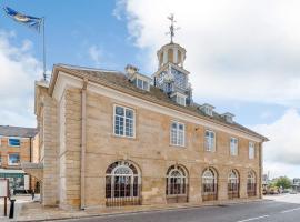 The Loft At Brackley Town Hall, holiday home in Brackley