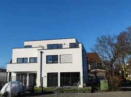 Neue Doppelhaushälfte mit Terrasse, Balkon und Garten