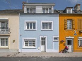 Holiday Home in the heart of Calvados with Terrace, cabaña en Isigny-sur-Mer